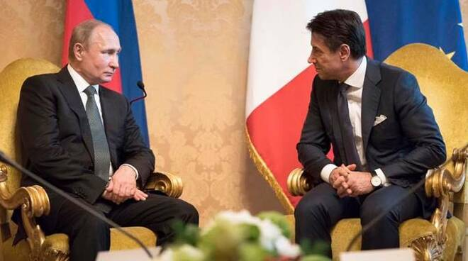 Italia. În timp ce Germania și progresista UE nu au trimis nici măcar o mască în ajutor, Putin ajută Italia. Moscova va trimite în Italia opt brigăzi mobile de medici militari, vehicule de dezinfectare şi utilaje medicale - disasters - Fluierul.ro