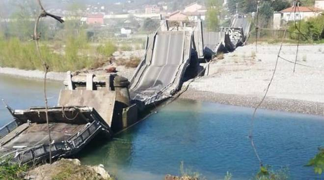 /FOTO/ Un nou dezastru lovește Italia! Un pod s-a prăbușit în regiunea Toscana