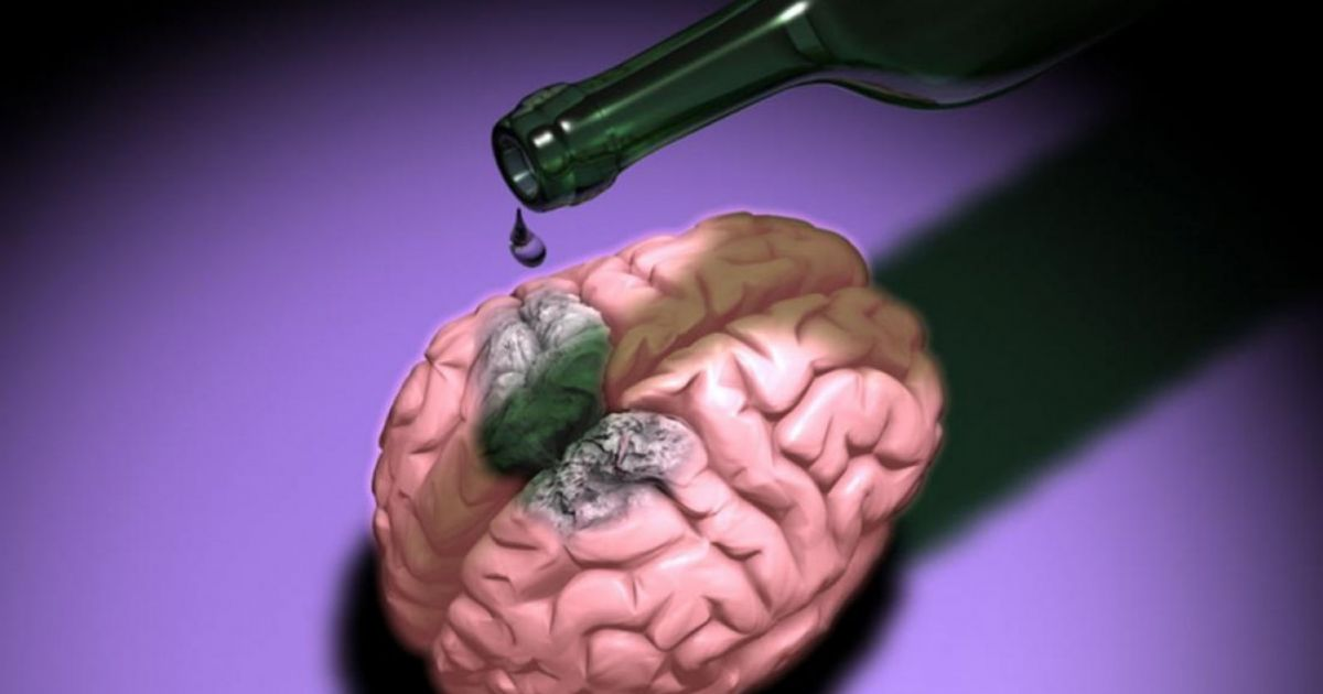 Alcoolul produce schimbări uriase în corp şi creier: „Sunt afectate memoria, judecata, emoţia, şi viziunea”