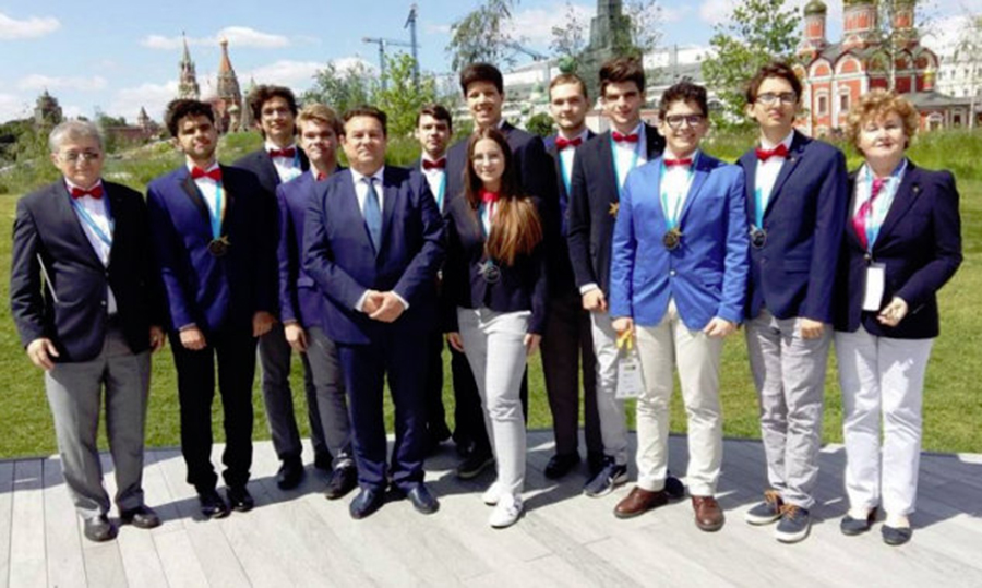 Elevii romani au obtinut aurul la olimpiada de fizica din Rusia