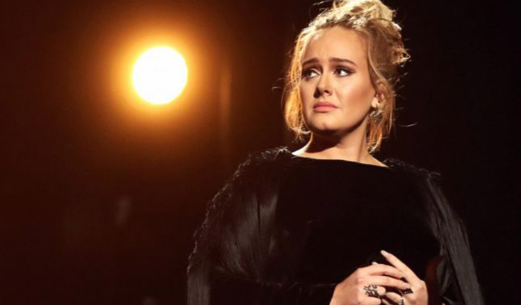 Cântăreața Adele are mari probleme! Rămâne fără jumătate din avere