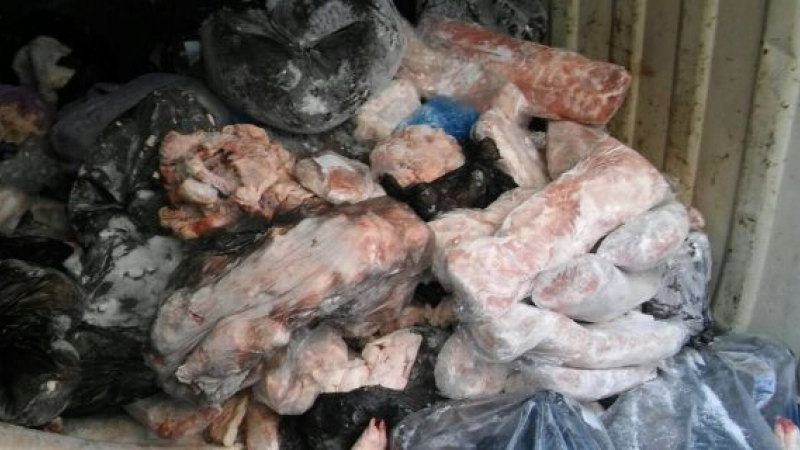 Carne de vită congelata de 40 de ani ajunge în România. Pusă la vanzare deja în......