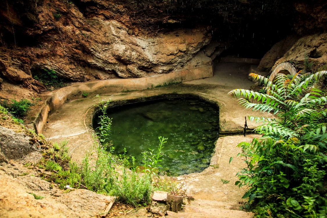 Un centru spa natural aflat in Romania este cunoscut inca de pe vremea romanilor!! Desi face miracole putina lume stie de el!!