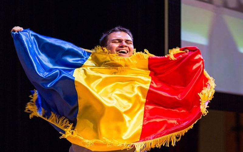 Un elev român este noul campion mondial la Microsoft Word